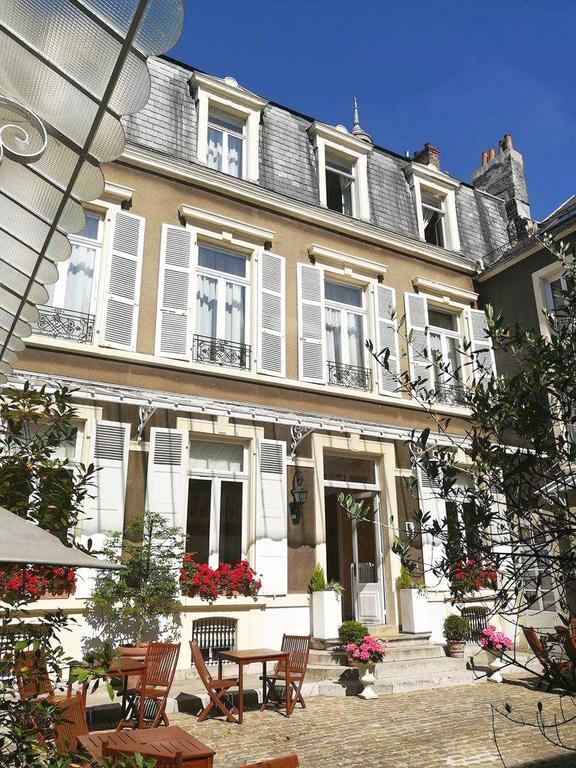 Enclos de l'Evêché Boulogne-sur-Mer Exterior foto